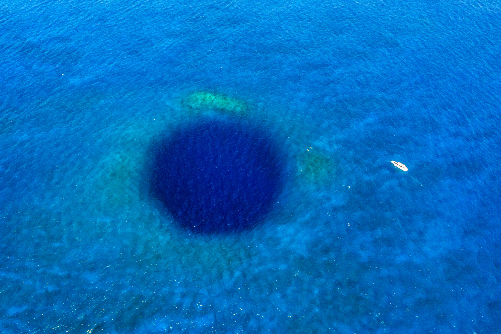 the black hole inside the ocean