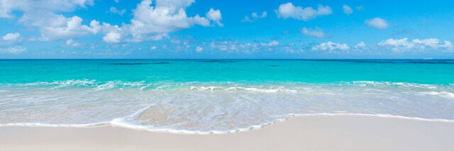 Waves breaking on the beach at North Bay on Salt Cay