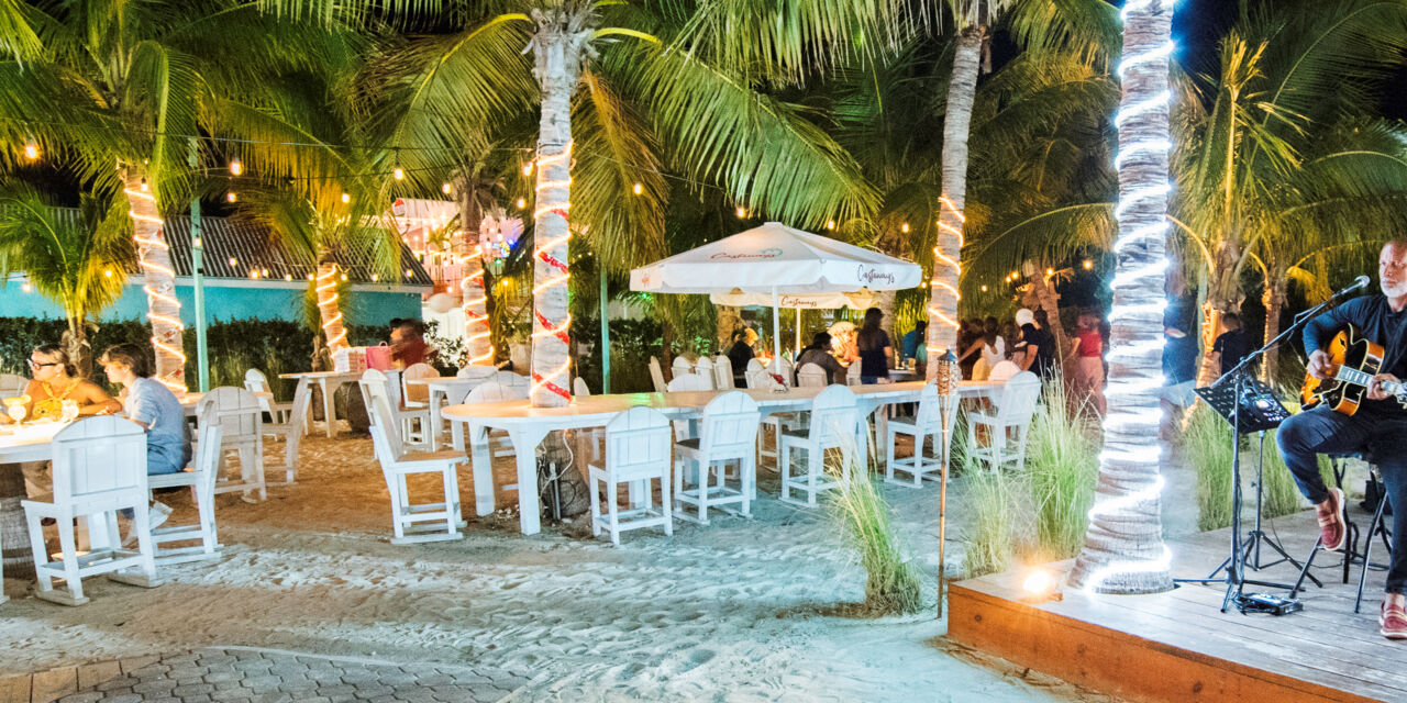 Castaways Conch Bar & Island Grill | Visit Turks and Caicos Islands