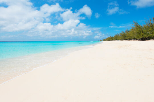 Sunny weather and calm ocean at Governor's Beach