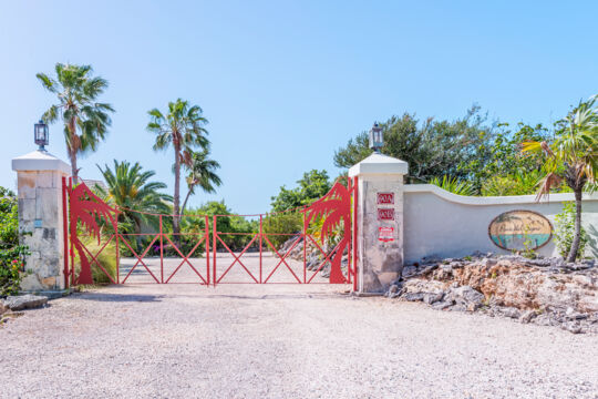 The gated entry into Ponte Del Sogno