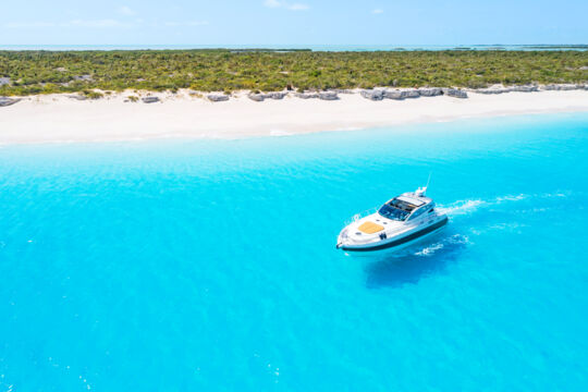 Yacht near Water Cay