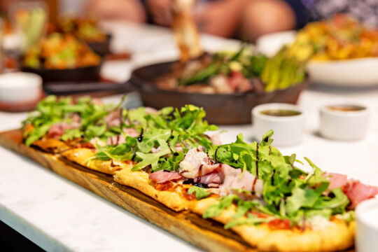 Prosciutto flatbread pizza