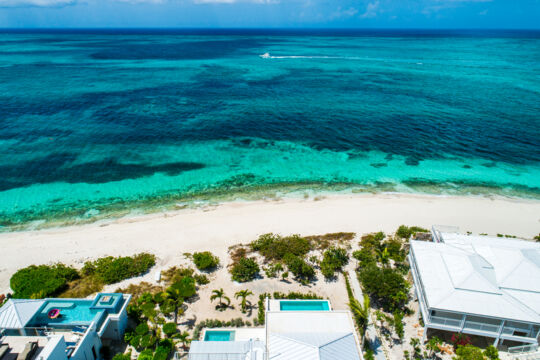 Beach and reef at Smith's Reef