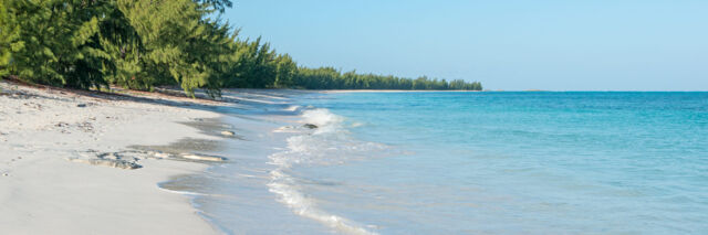 Turquoise water at Whitby Beach on North Caicos